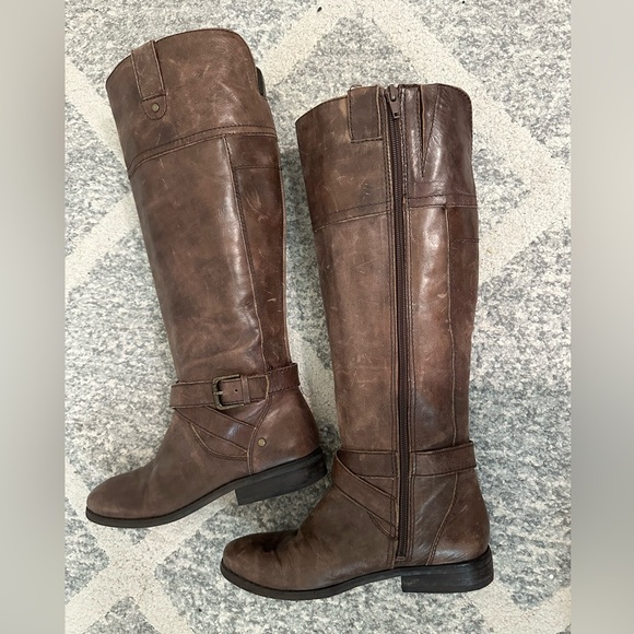 Knee high boot - Picture 2 of 7